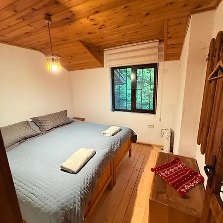 Gusto, 3km From Villa